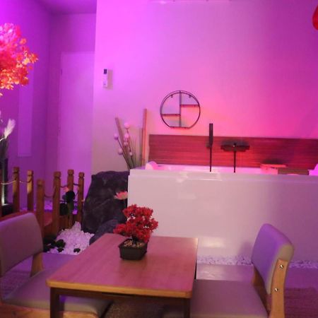 Loveroom Japon Avec Balneotherapie Tolone Esterno foto