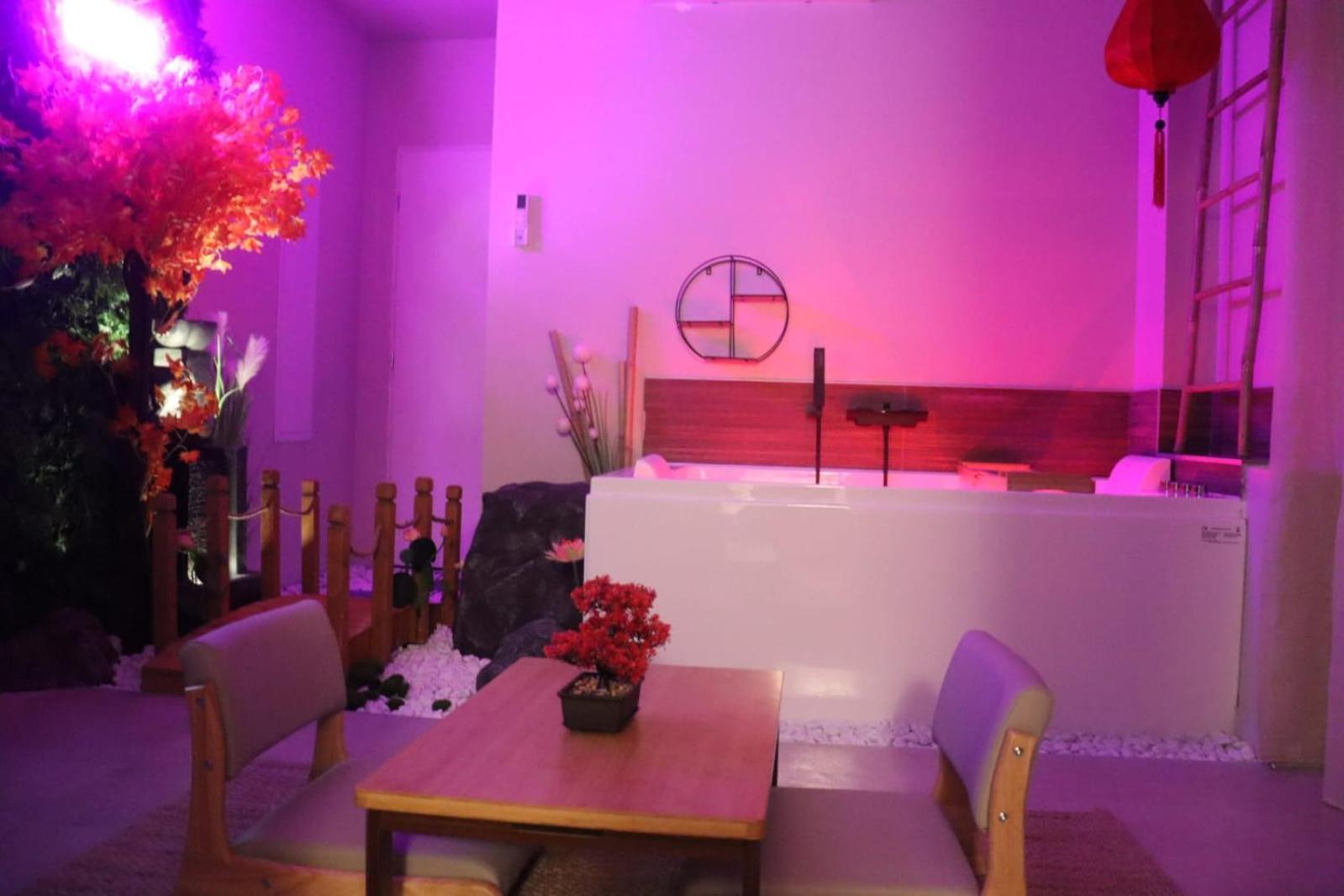 Loveroom Japon Avec Balneotherapie Tolone Esterno foto
