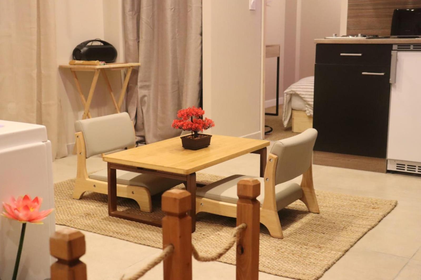 Loveroom Japon Avec Balneotherapie Tolone Esterno foto