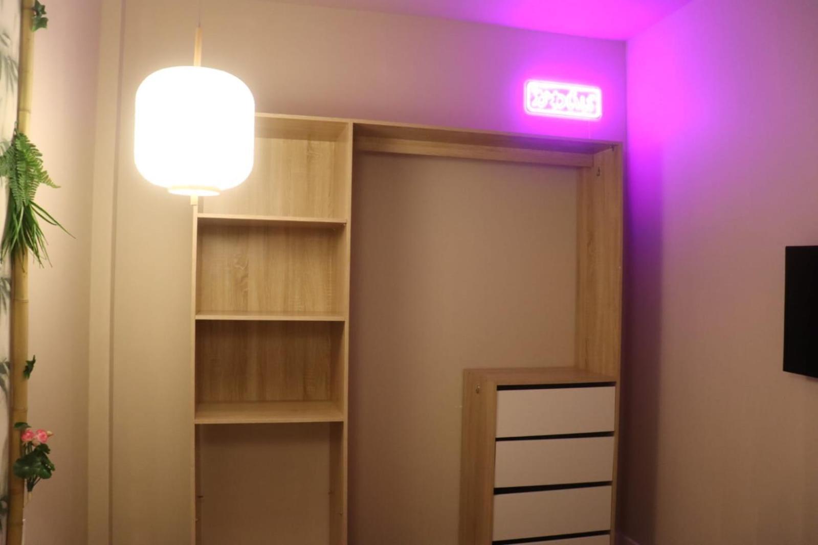 Loveroom Japon Avec Balneotherapie Tolone Esterno foto