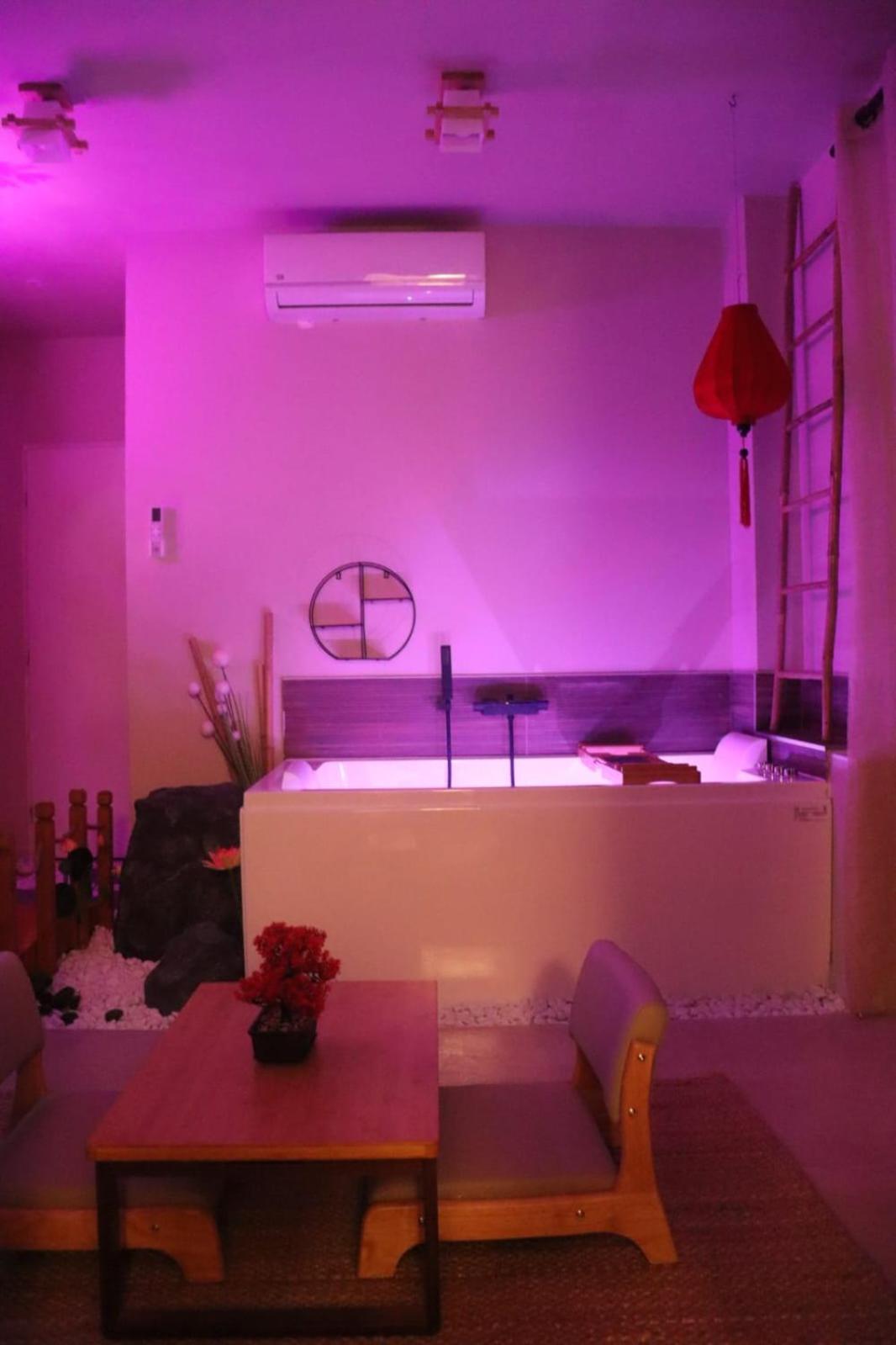 Loveroom Japon Avec Balneotherapie Tolone Esterno foto