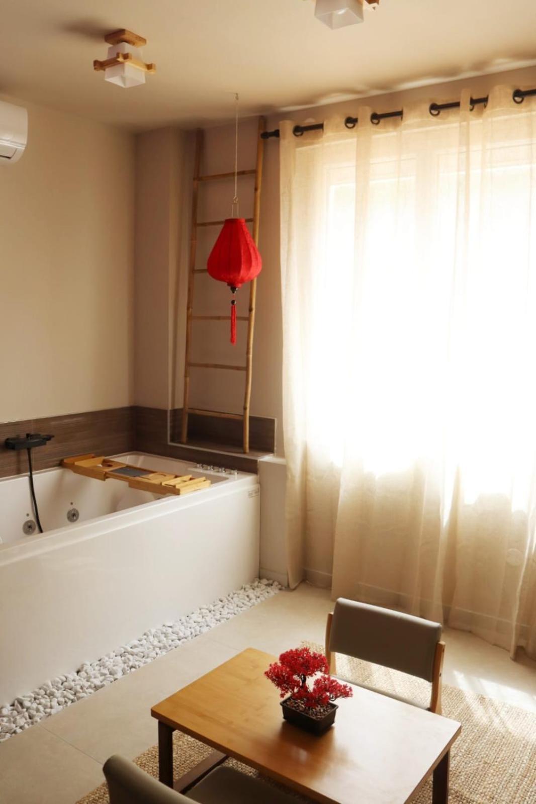 Loveroom Japon Avec Balneotherapie Tolone Esterno foto