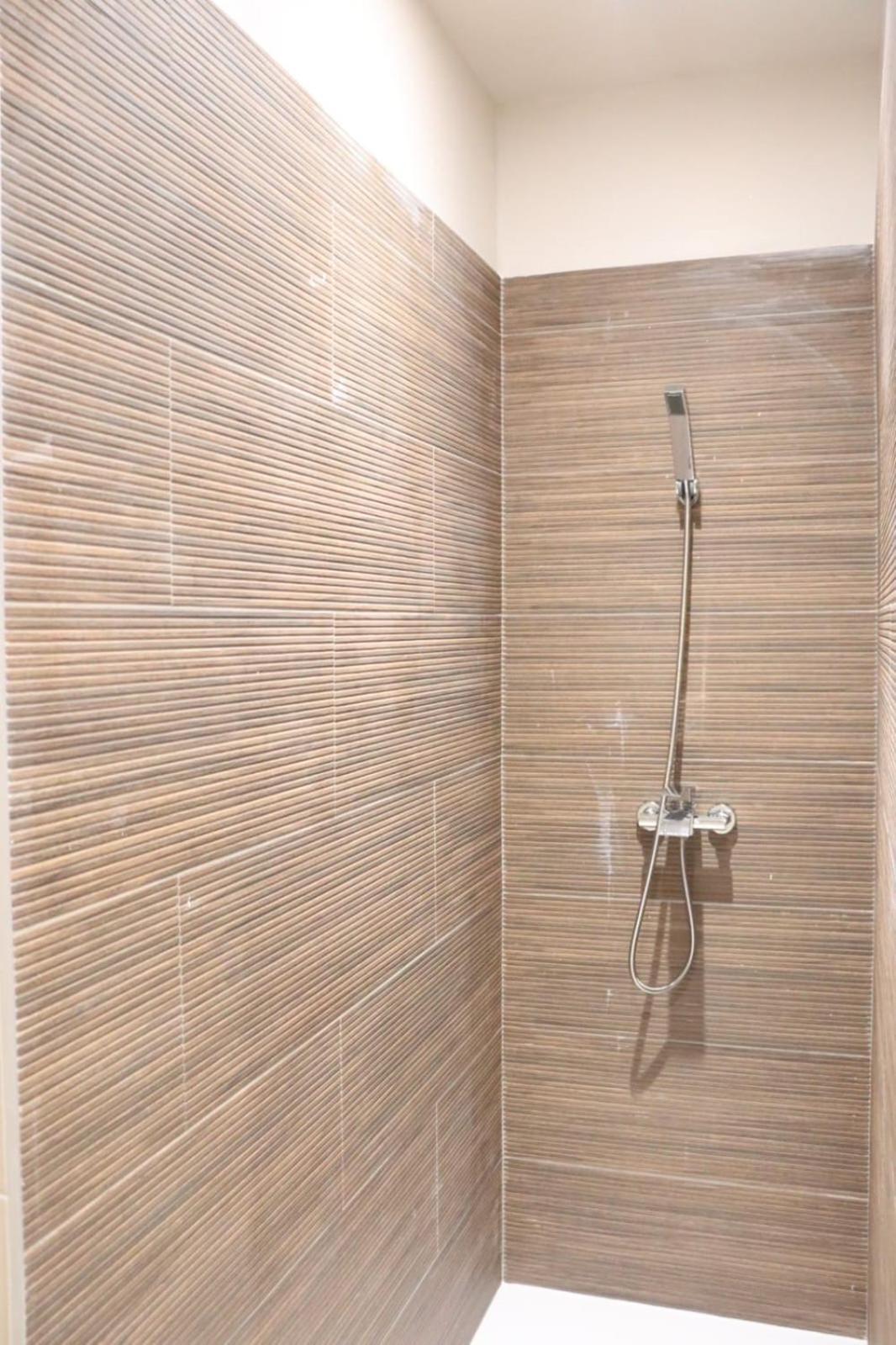 Loveroom Japon Avec Balneotherapie Tolone Esterno foto