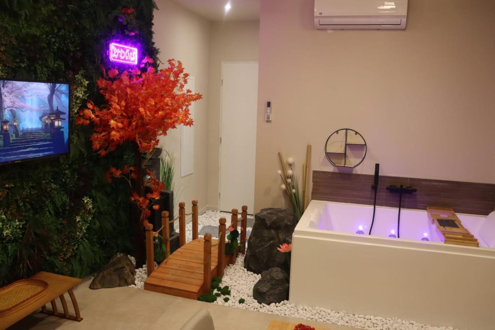 Loveroom Japon Avec Balneotherapie Tolone Esterno foto